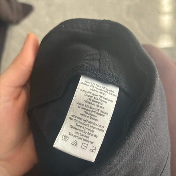 ALO Yoga Midnight Black Leggings - Picture 5 of 5